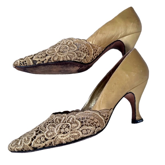 Timothy Hitsman Vintage Gold Lace Pointy Toe Pumps Size 6M - Picture 3 of 7
